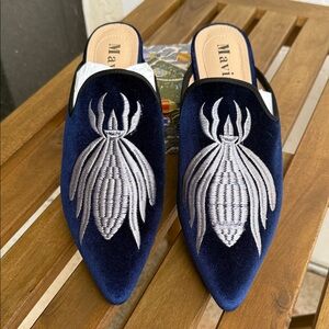 Mavi Blue and Tan Footwear, size 8.5, never worn